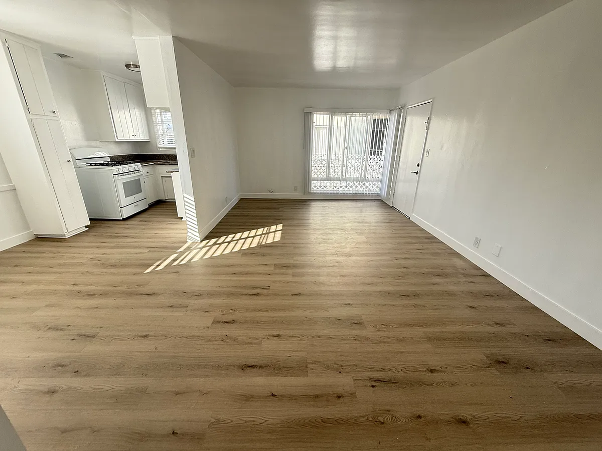 Building Photo - 1801 N Gramercy Pl #3
