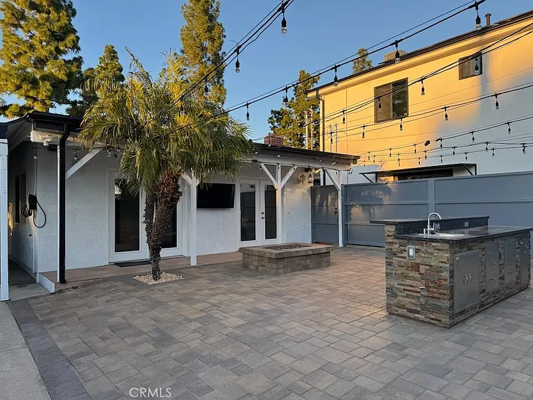 18224 Chatsworth St — Photo 6