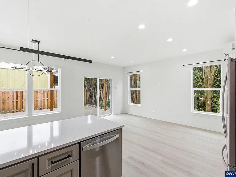 4845 Elvira Pl N — Photo 25