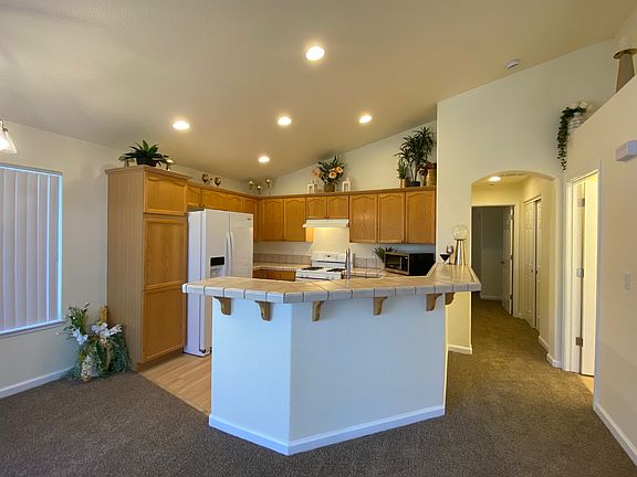 5th image of 2075 Stoneridge Dr