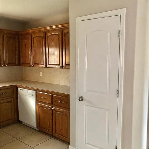 3835 Frontier Dr — Photo 8
