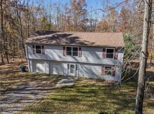 377 Rose Marie Ln, East Stroudsburg, PA 18302