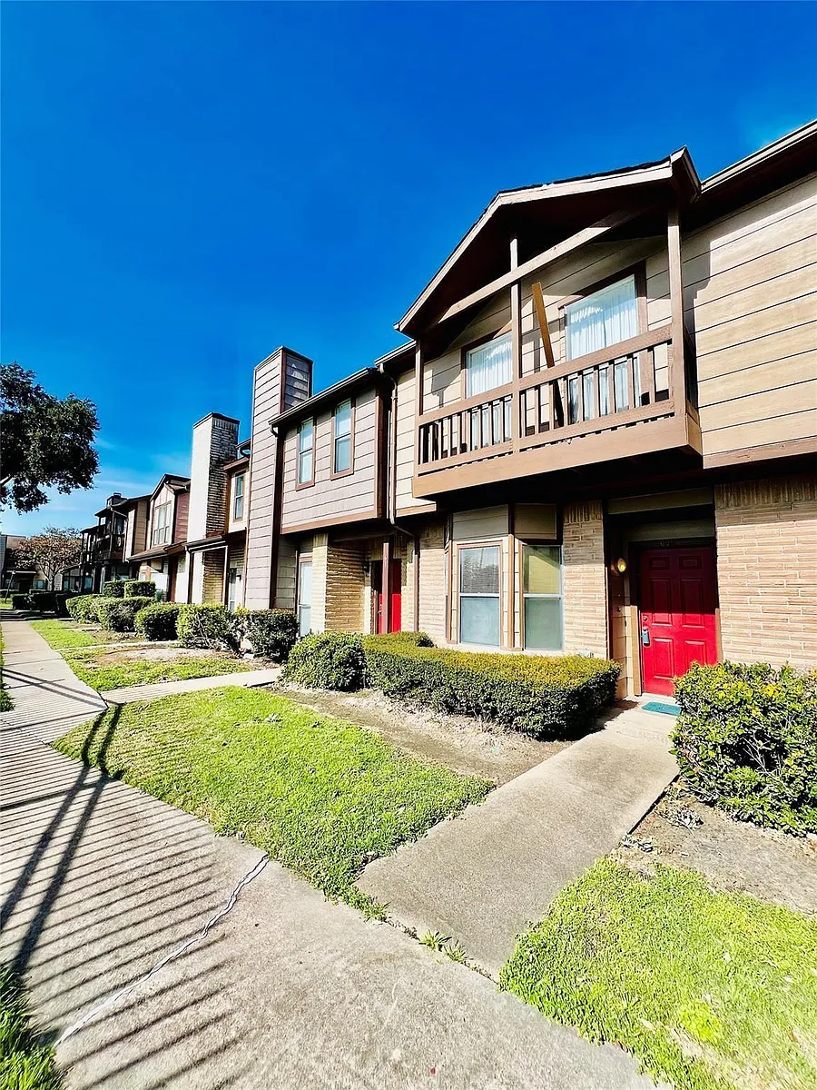 Building Photo - 12400 Brookglade Cir #63