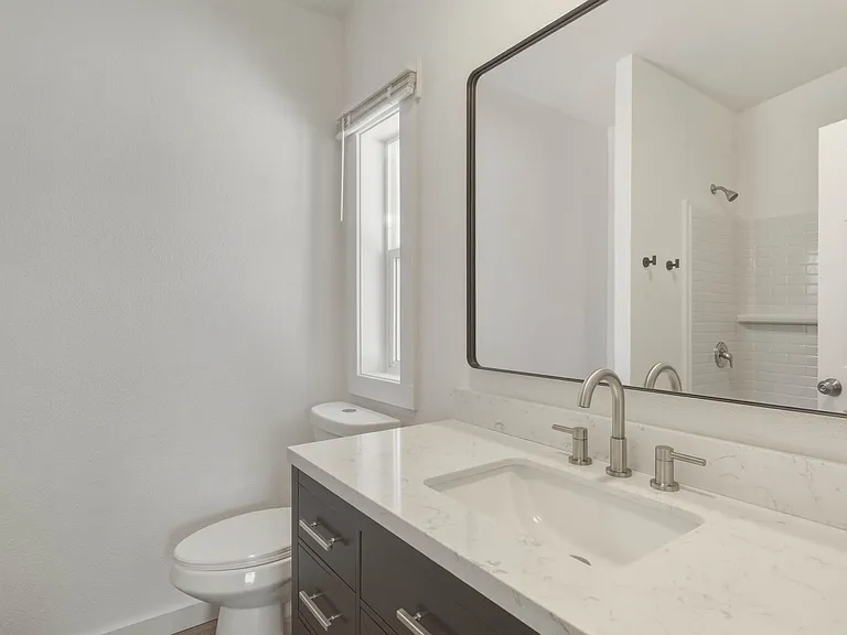 2474 Lemaister Ave — Photo 9