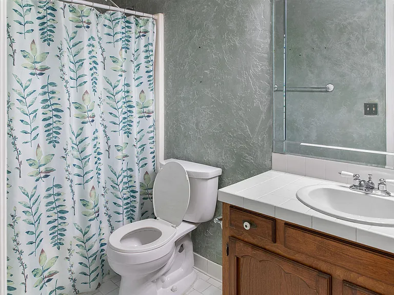3426 Wildewood Dr — Photo 16