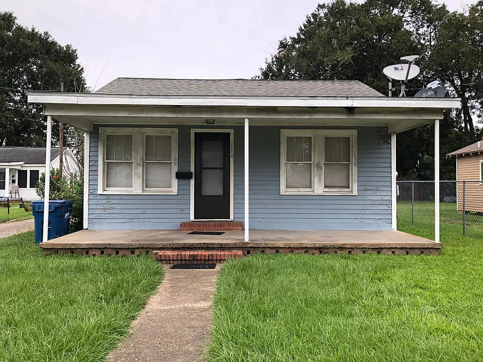 120 W Foch St