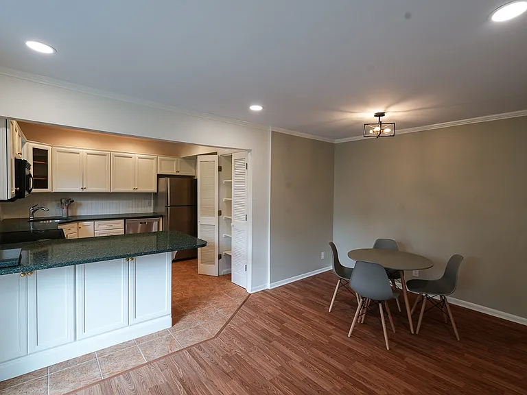 321 Harvest Dr — Photo 3