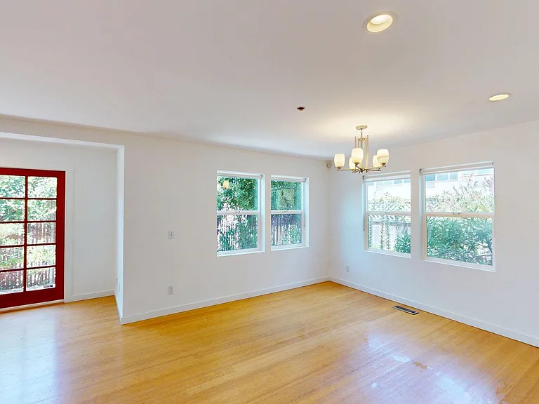 1147 Francisco St — Photo 8
