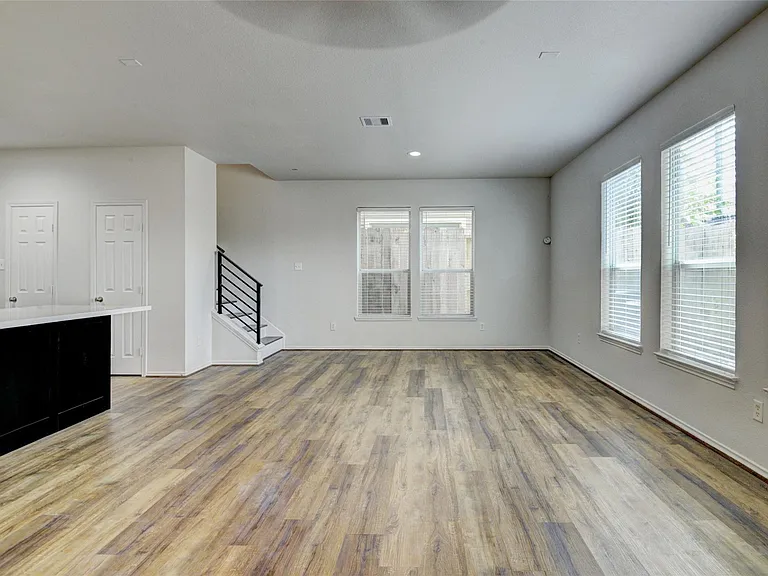 7042 Plum Creek Terrace Ln — Photo 14