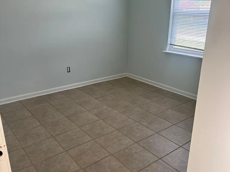 2196 Luana Dr E — Photo 6