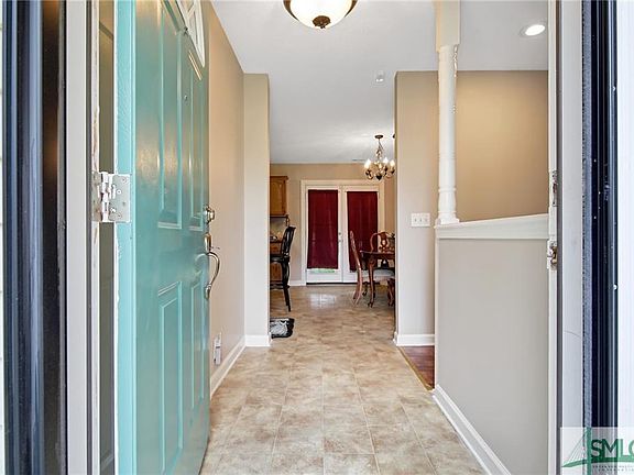 3rd image of 113 Warner Dr
