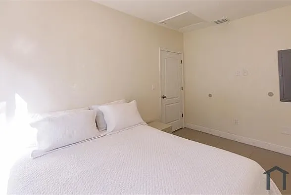 518 SW 15th Ave #2 — Photo 6