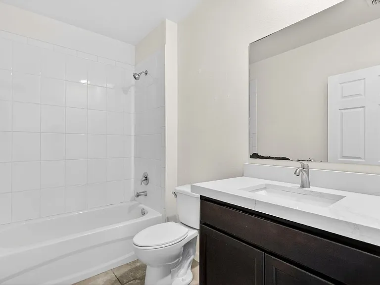 393 SW Tarra Ave — Photo 32