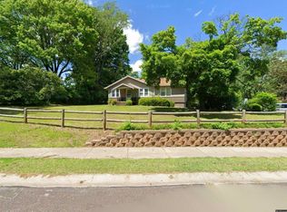 7620 W 52nd St, Overland Park, KS 66202