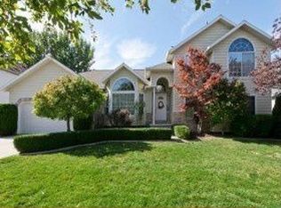 9252 S Village Point Way, Sandy, UT 84093