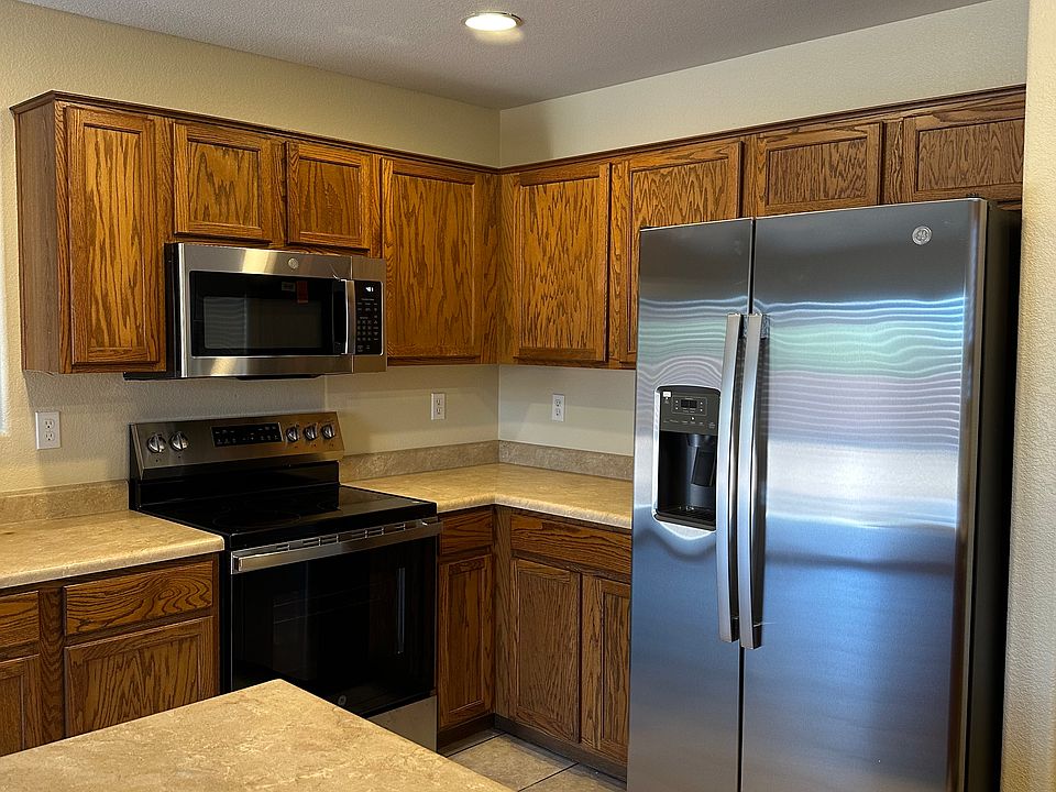 2nd image of 41579 W Warren Ln