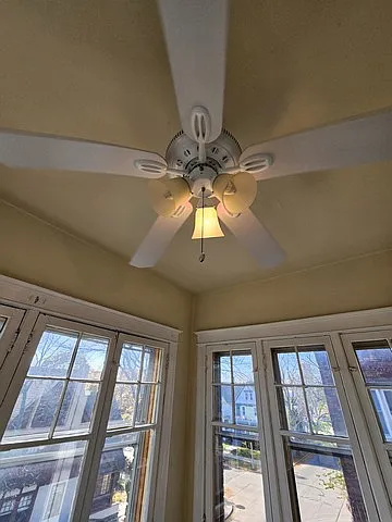 1912 E Linnwood Ave #1 — Photo 5