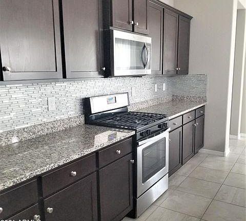 5th image of 1821 E Horseshoe Dr