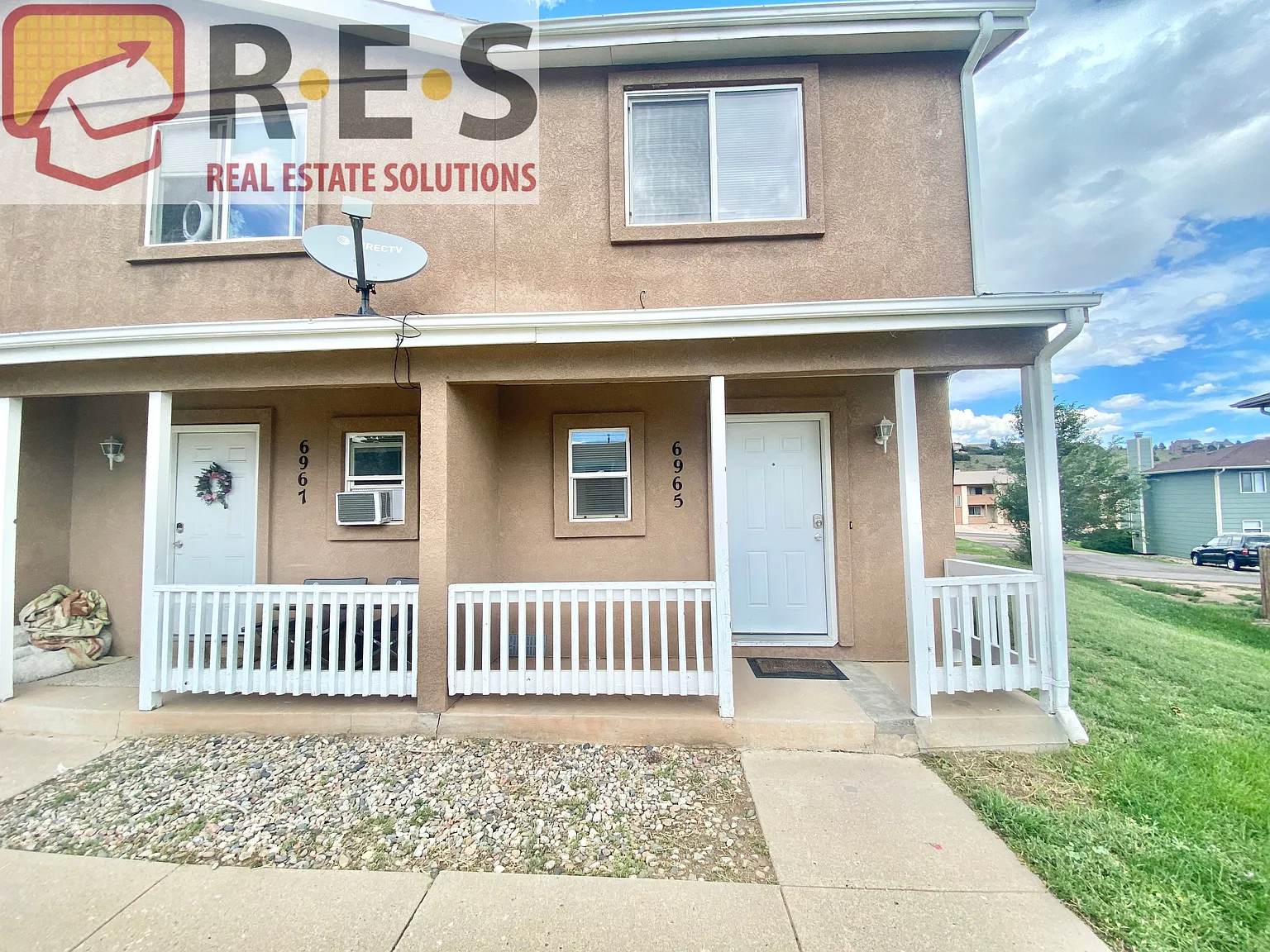 2 bed, 1.5 bath, 900 sqft, $1,395 — Photo 2