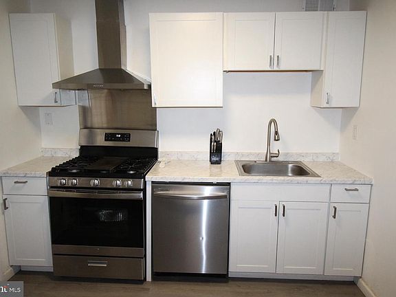 5th image of 22 Farrell Ave