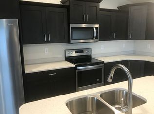 920 Albert Dr W, West Fargo, ND