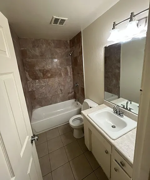 560 S H St #D — Photo 6