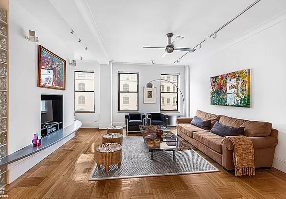 2nd image of 176 W 87th St #10EF