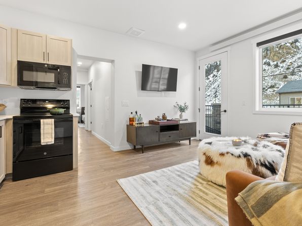 2111 Hummingbird Way