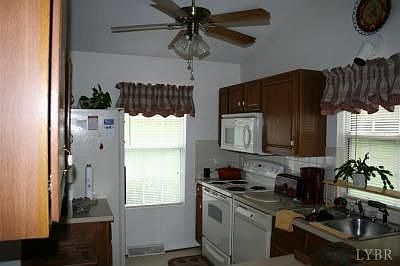 5th image of 204 Royal Garden Ct