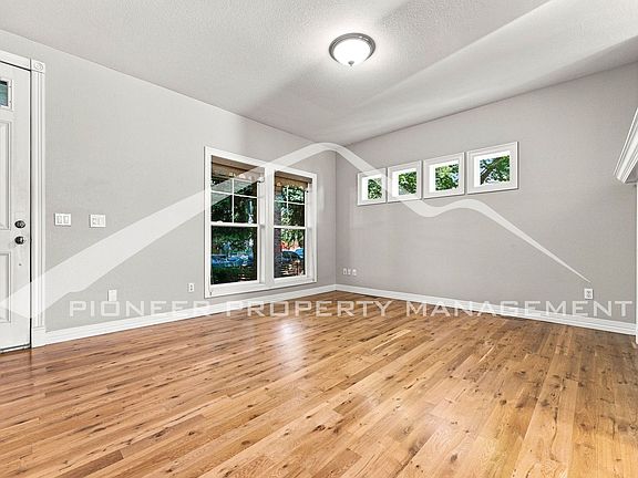 4th image of 4570 N Meade St