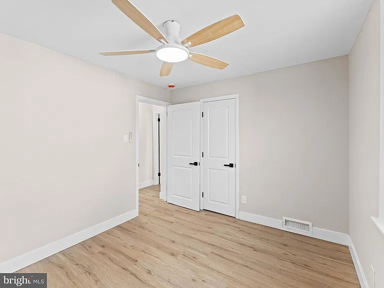 204 E Mill Rd — Photo 14