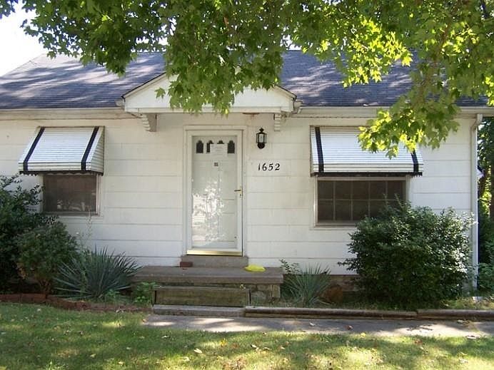 1st image of 1652 Johnson Dr