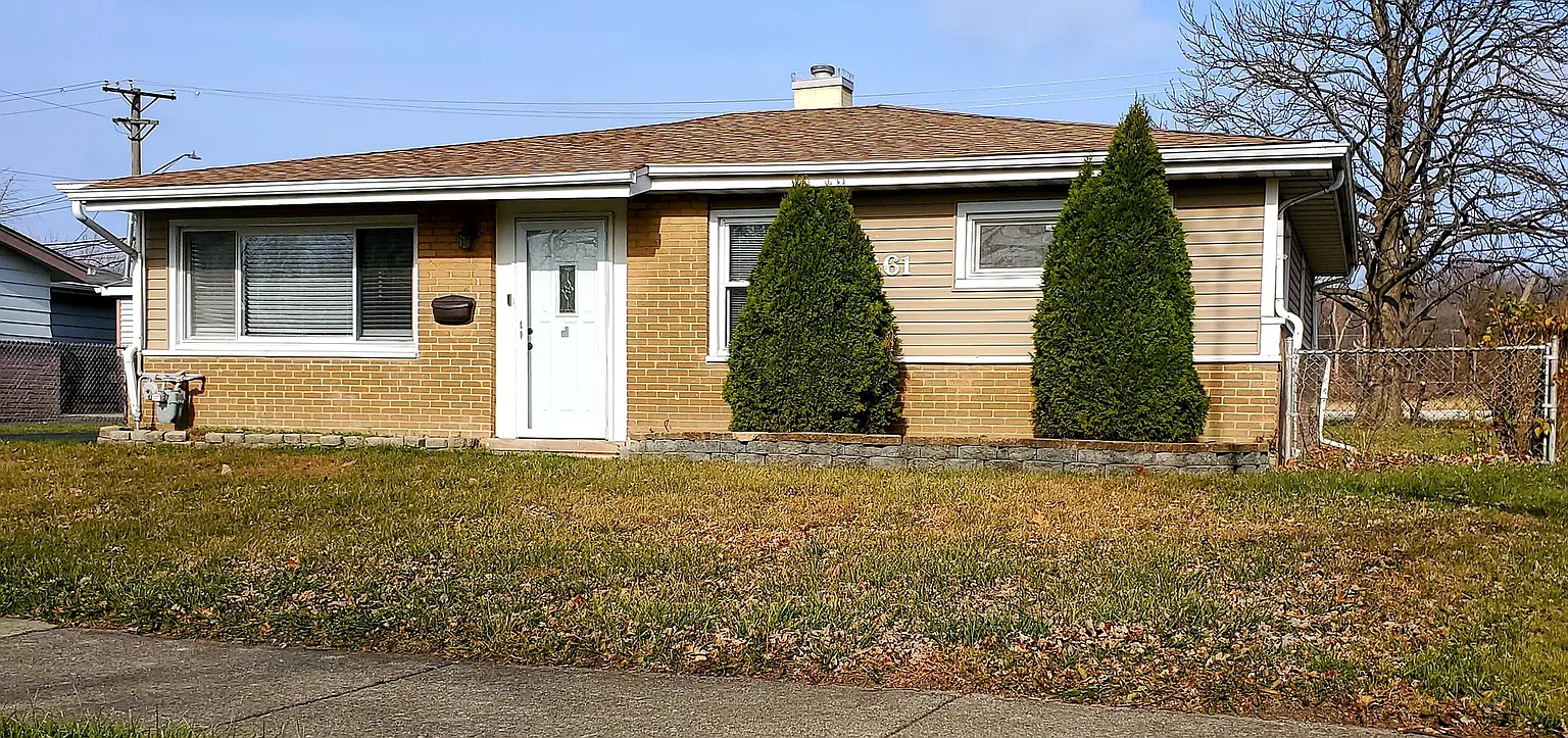 1361 Forest Ave photo 1