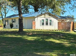 3152 Hotze Rd, Salem, IL 62881