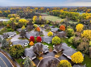 6597 Tanager Ln, Eden Prairie, MN 55346