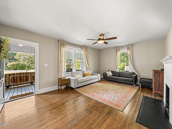 4th image of 2204 Fair Dr