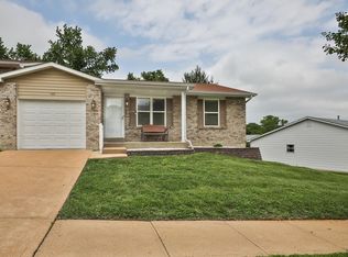329 Oak Ridge Pkwy, Arnold, MO 63010