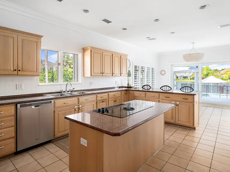 266 Riverway Dr — Photo 11