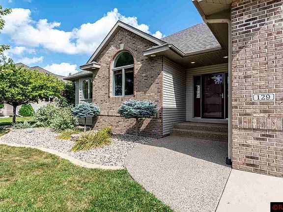 2nd image of 129 Creekside Dr