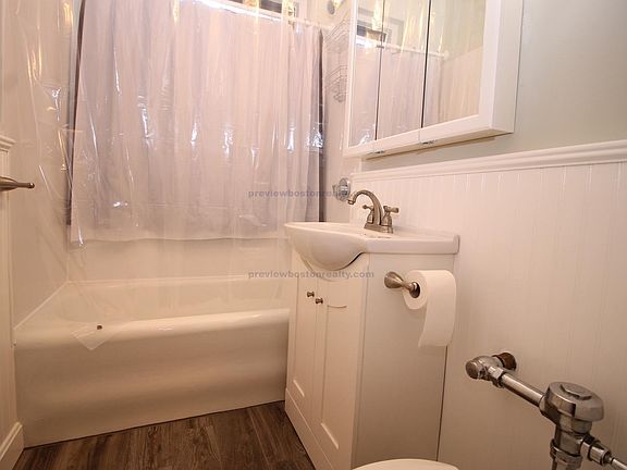 5th image of 141 Englewood Ave APT 34