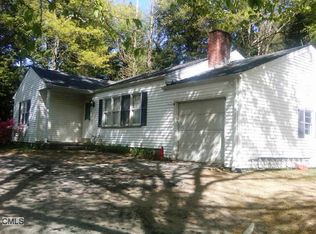 21 Pine St, Sandy Hook, CT 06482