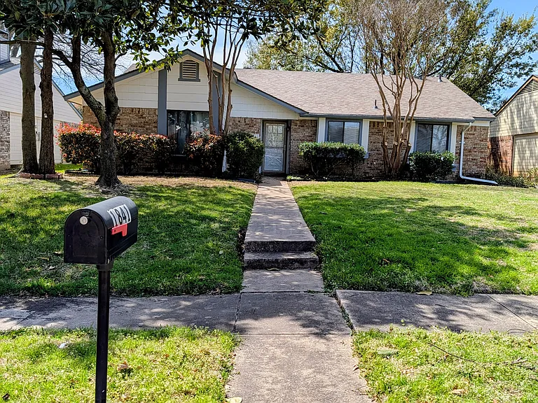 1841 Sage Dr — Photo 1