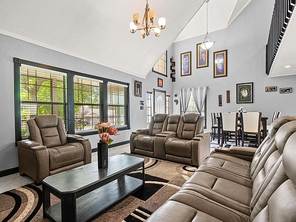 5th image of 20 Clearview St