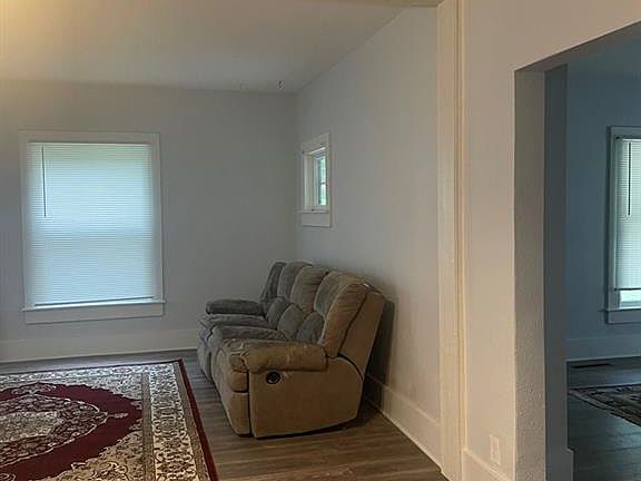 4th image of 206 S Highland Ave
