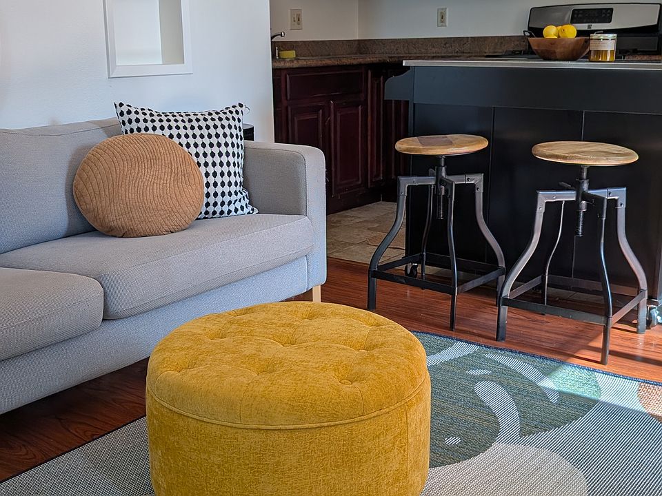 1st image of 4024 Norton Ave #2