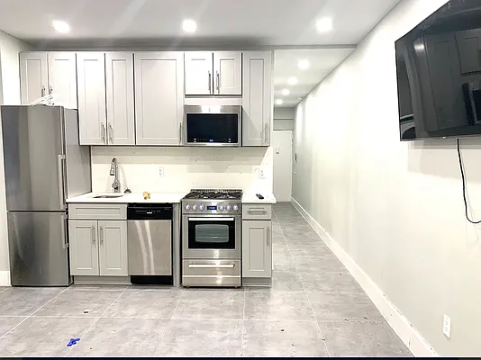 Rented by Heritage Realty LLC | media 9