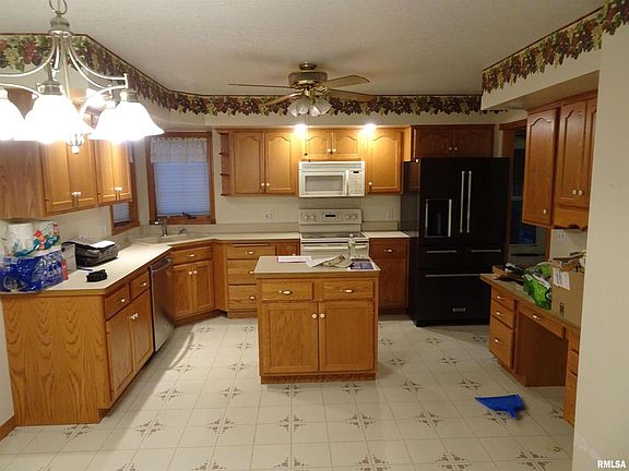 3rd image of 29493-2100 East St