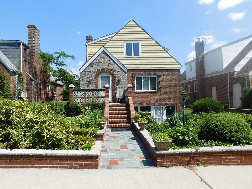 1st image of 6421 Ellwell Cres #2