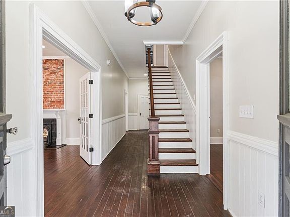 3rd image of 520 Ellis St