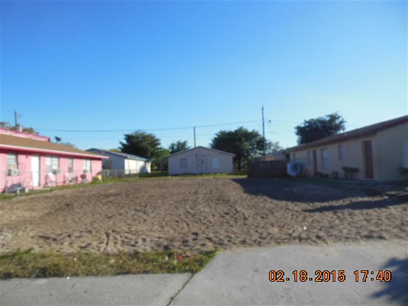 2nd image of 1033 W 9th St